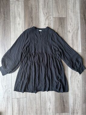 Kaktus- Black Boho Flowy Lace-Trim Peasant Top